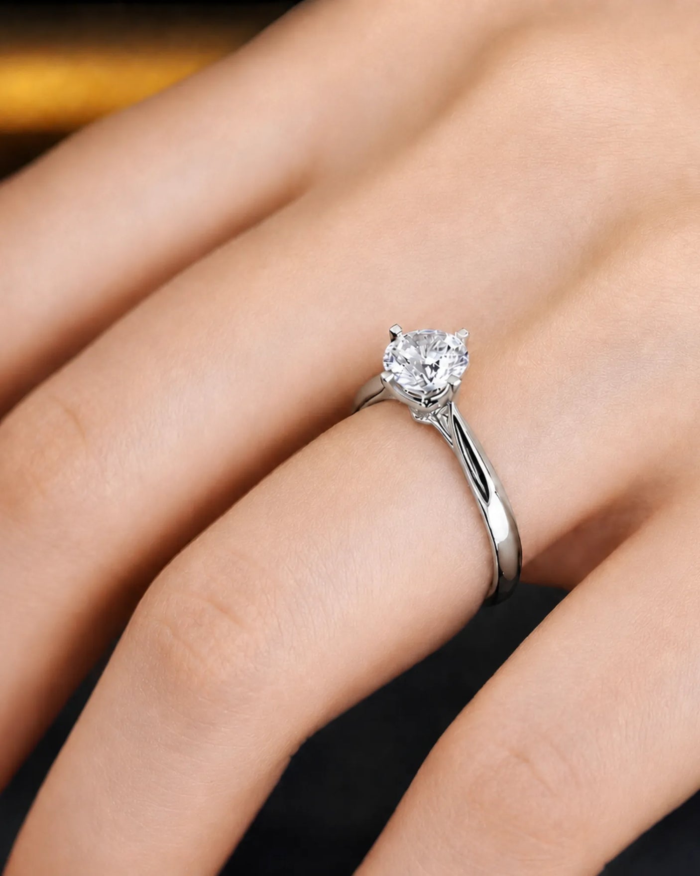 Fiore – Sparkly Bloom Natural Round Diamond Tulip Solitaire Ring