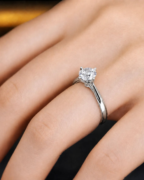 Fiore – Sparkly Bloom Natural Round Diamond Tulip Solitaire Ring