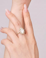 Cometa Corona – Natural Radiant-Cut Diamond Floral Halo Ring