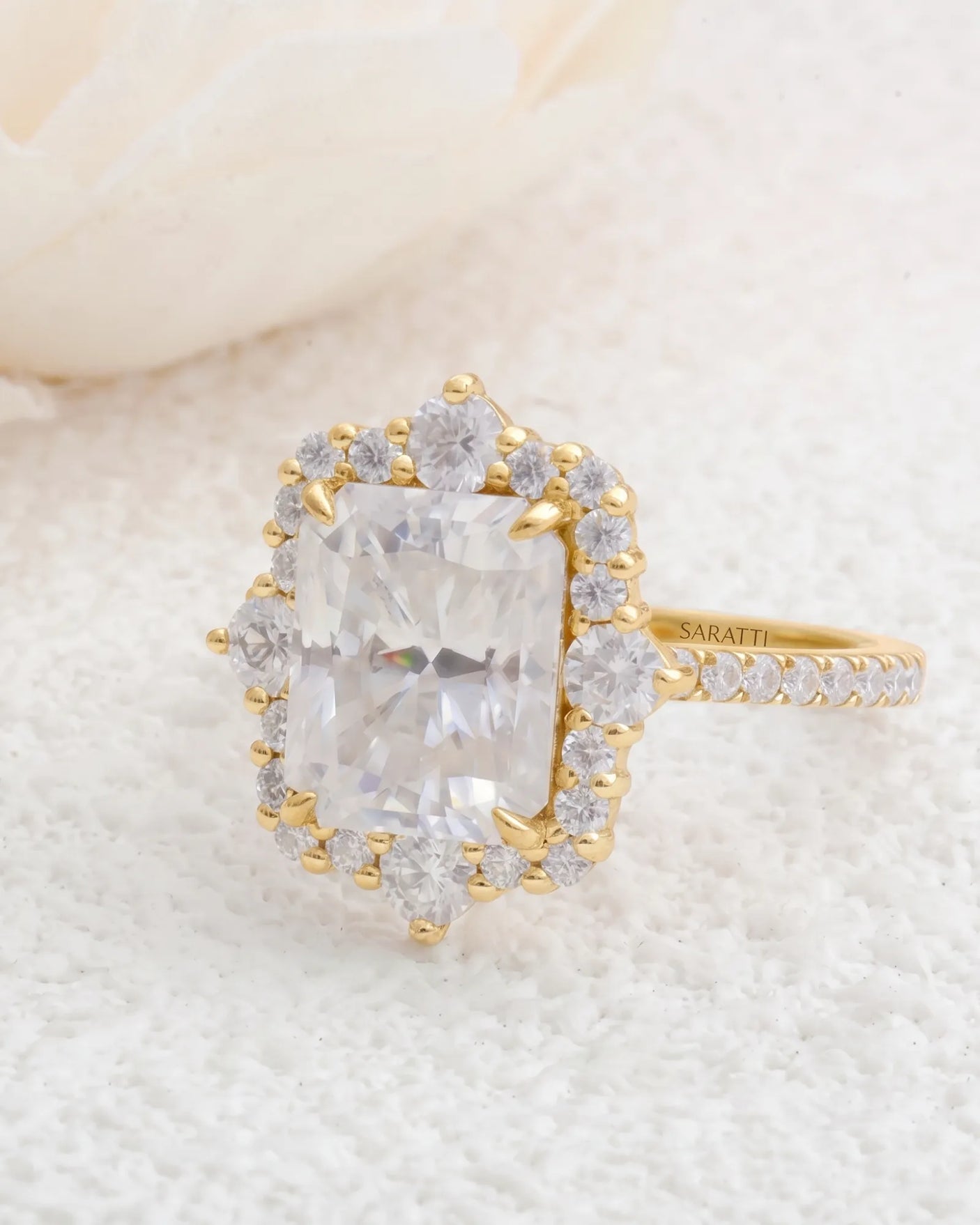 Cometa Corona – Natural Radiant-Cut Diamond Floral Halo Ring