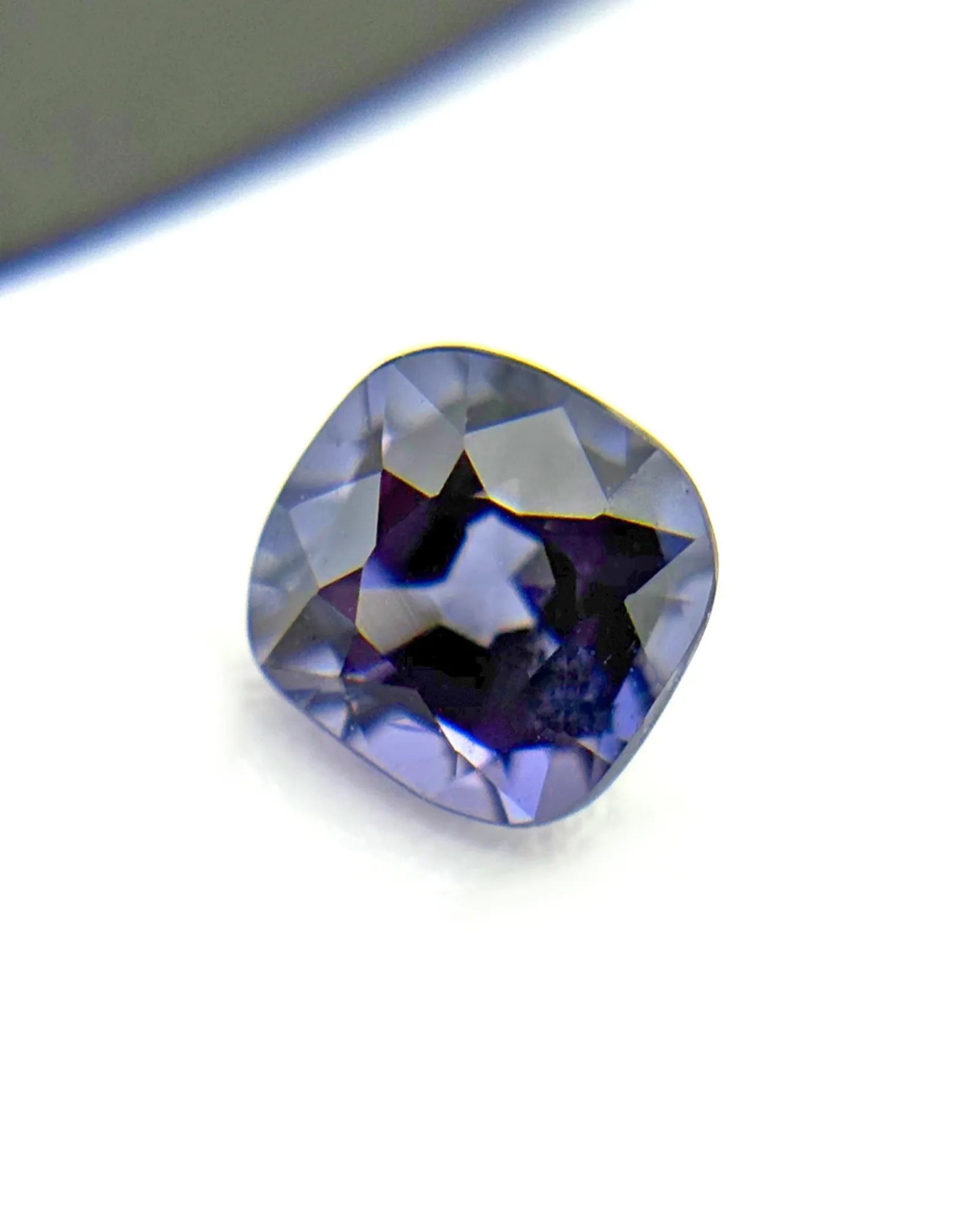 Alternate angle of 0.56ct Natural Purplish Spinel | SARATTI