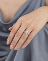 Anais oval diamond ring side profile in 18K rose gold | SARATTI