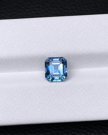 Angled view of 1.39ct Natural Santa Maria Aquamarine | SARATTI