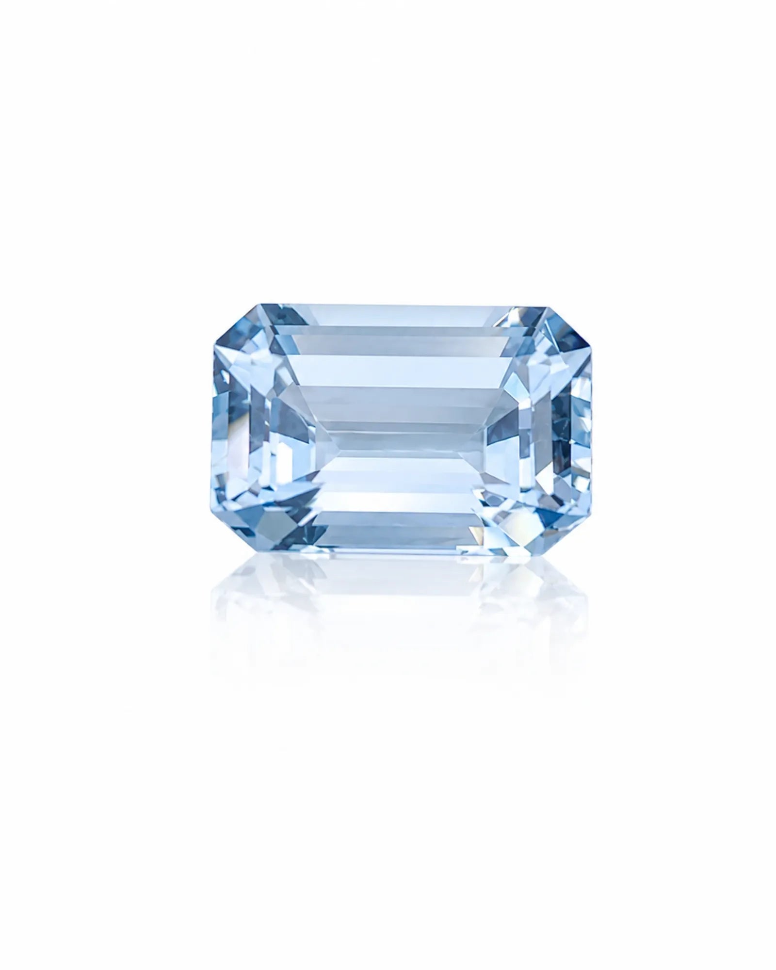 Angled view of 1.72ct Natural Santa Maria Aquamarine | SARATTI