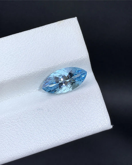 Angled view of 1.92ct Natural Santa Maria Aquamarine - SARATTI