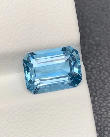 Angled view of 2.21ct Natural Santa Maria Aquamarine | SARATTI