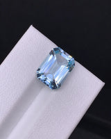 Angled view of 4.49ct Natural Santa Maria Aquamarine | SARATTI