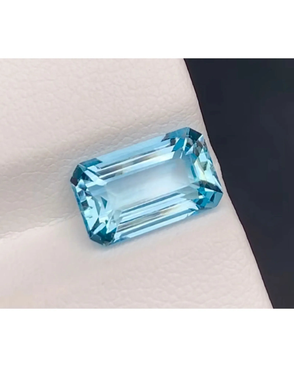 Aquamarine measuring 10.84 × 6.66 × 5.40 mm | SARATTI