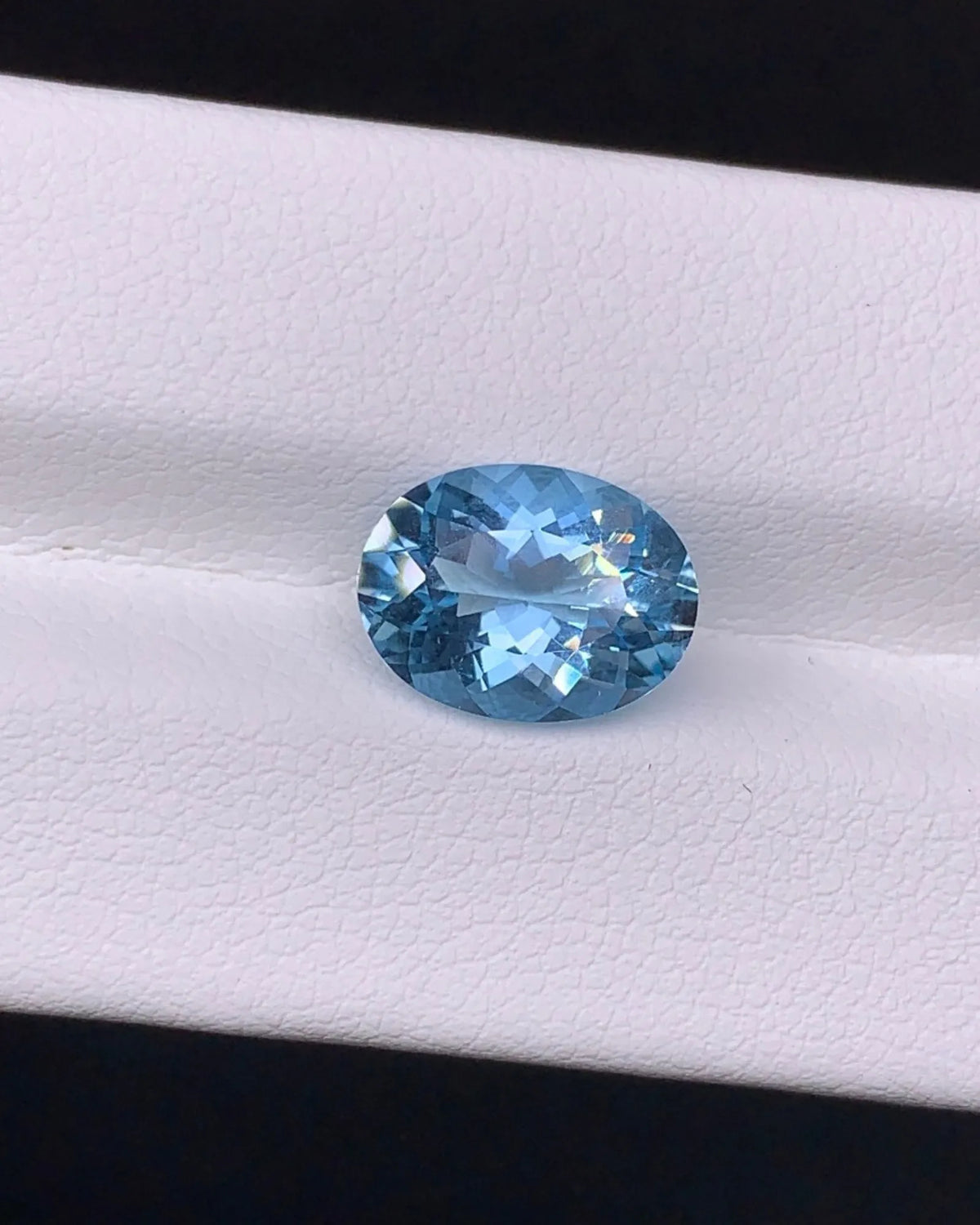 Aquamarine measuring 10.89 × 8.25 × 5.54 mm | SARATTI