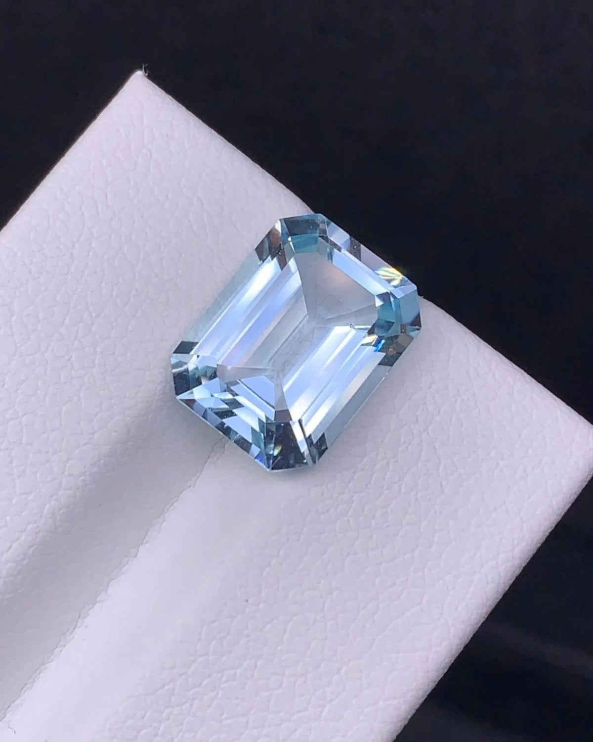 Aquamarine measuring 11.86 × 9.16 × 5.87 mm | SARATTI