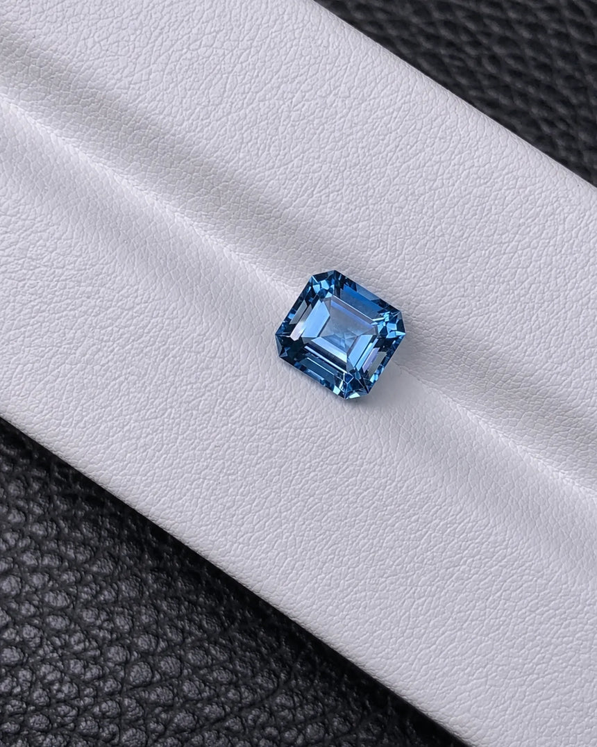 Aquamarine measuring 7.14 × 6.51 × 4.36 mm | SARATTI