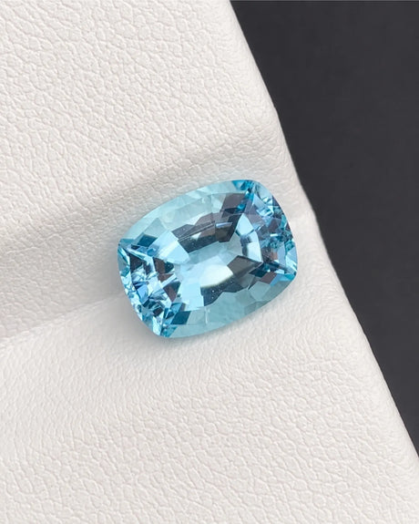 Aquamarine measuring 8.63 × 6.65 × 5.04 mm | SARATTI