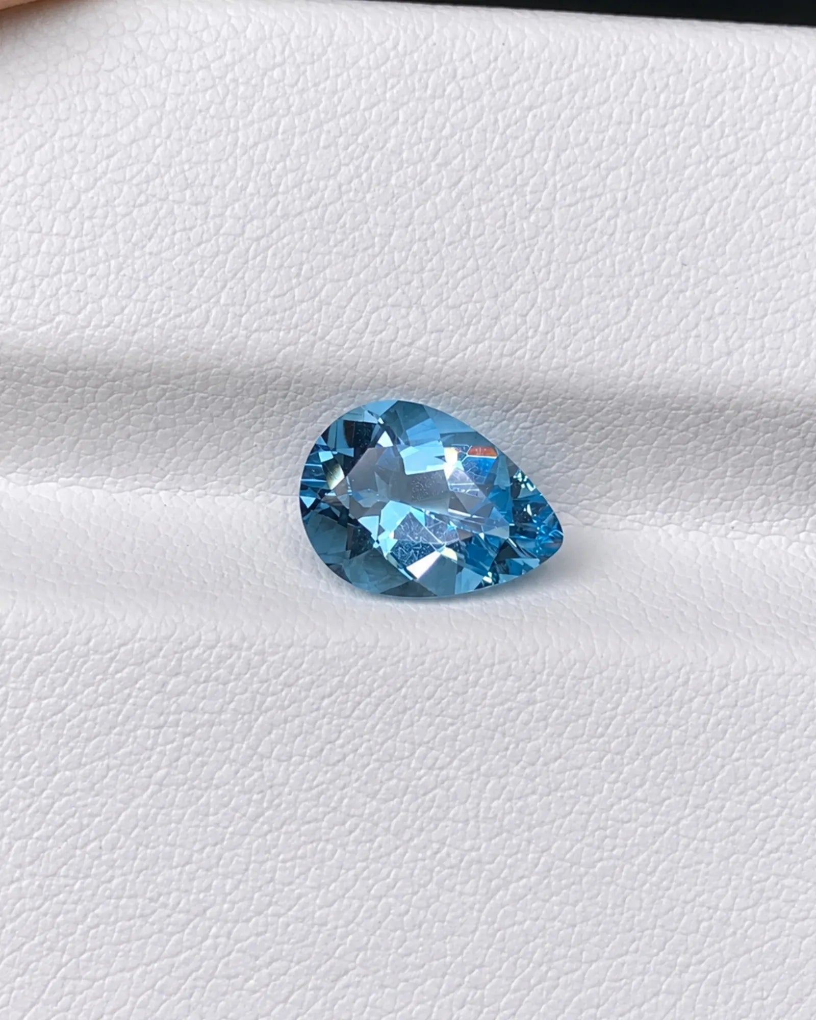 Aquamarine measuring 8.84 × 6.28 × 4.16 mm | SARATTI