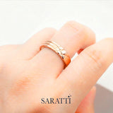 Mens comfort fit wedding band worn on hand in 18K rose gold | SARATTI