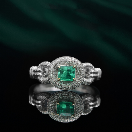 Eterna – Emerald Halo Ring