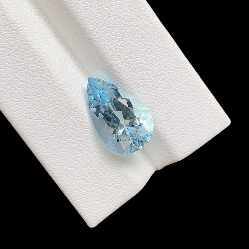 Blue Aquamarine Pear Cut Faceted Gemstone | SARATTI