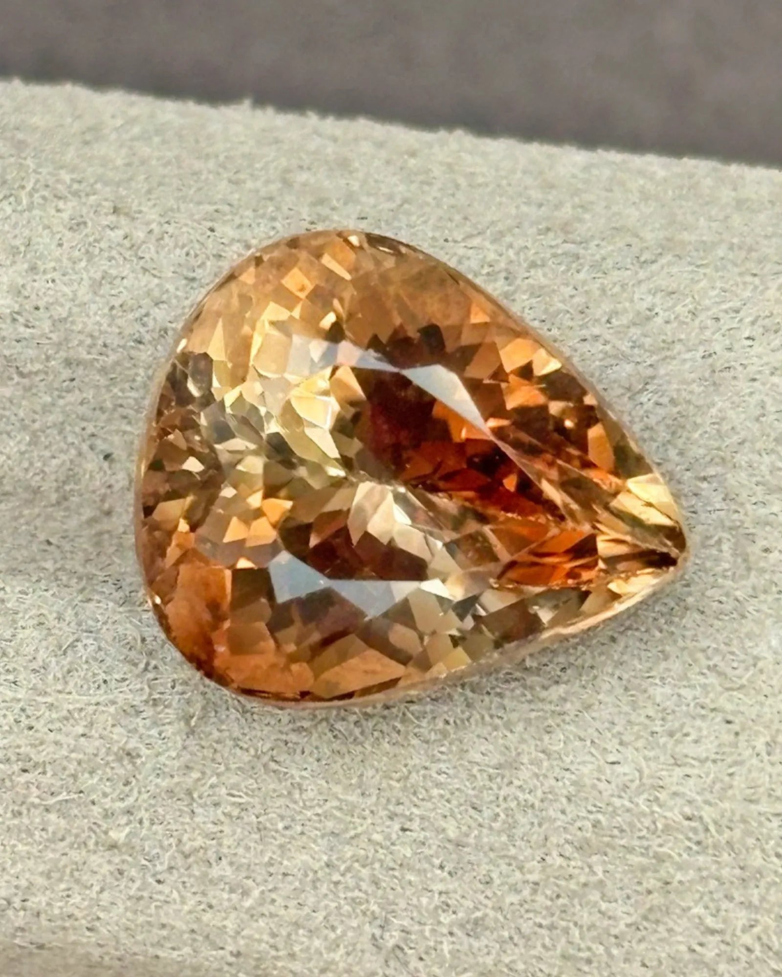 Brazilian Imperial Topaz pear-cut facet detail | SARATTI