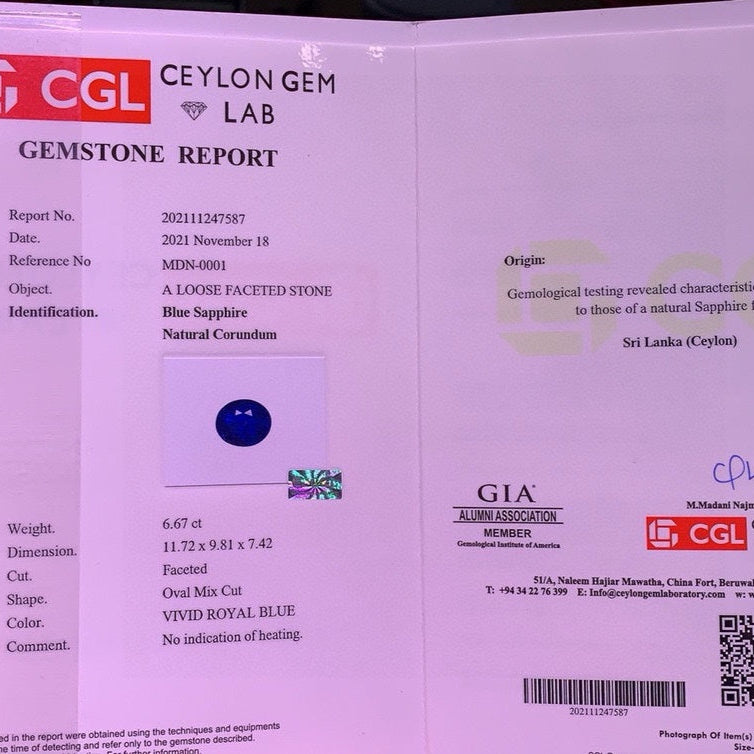 CGL Certified 6.67 carats Oval Cut Blue Natural Sapphire Gemstone | SARATTI