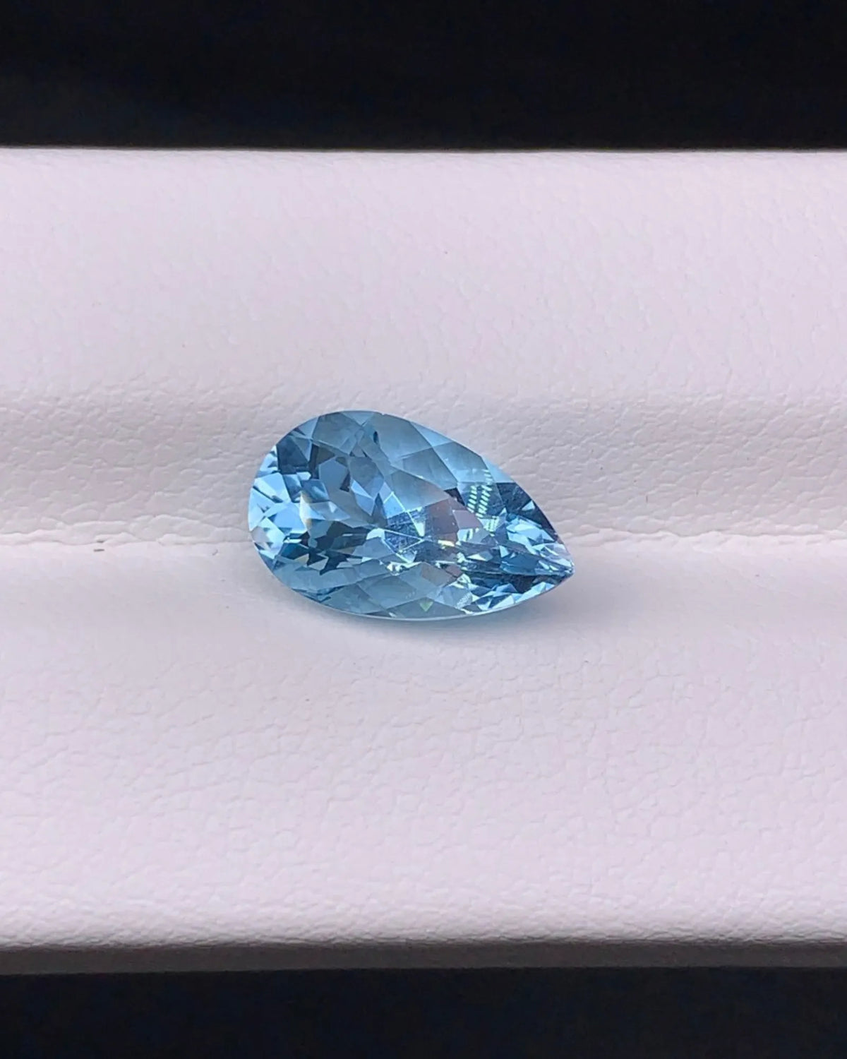 CGRL certified 2.62ct Natural Aquamarine gemstone | SARATTI