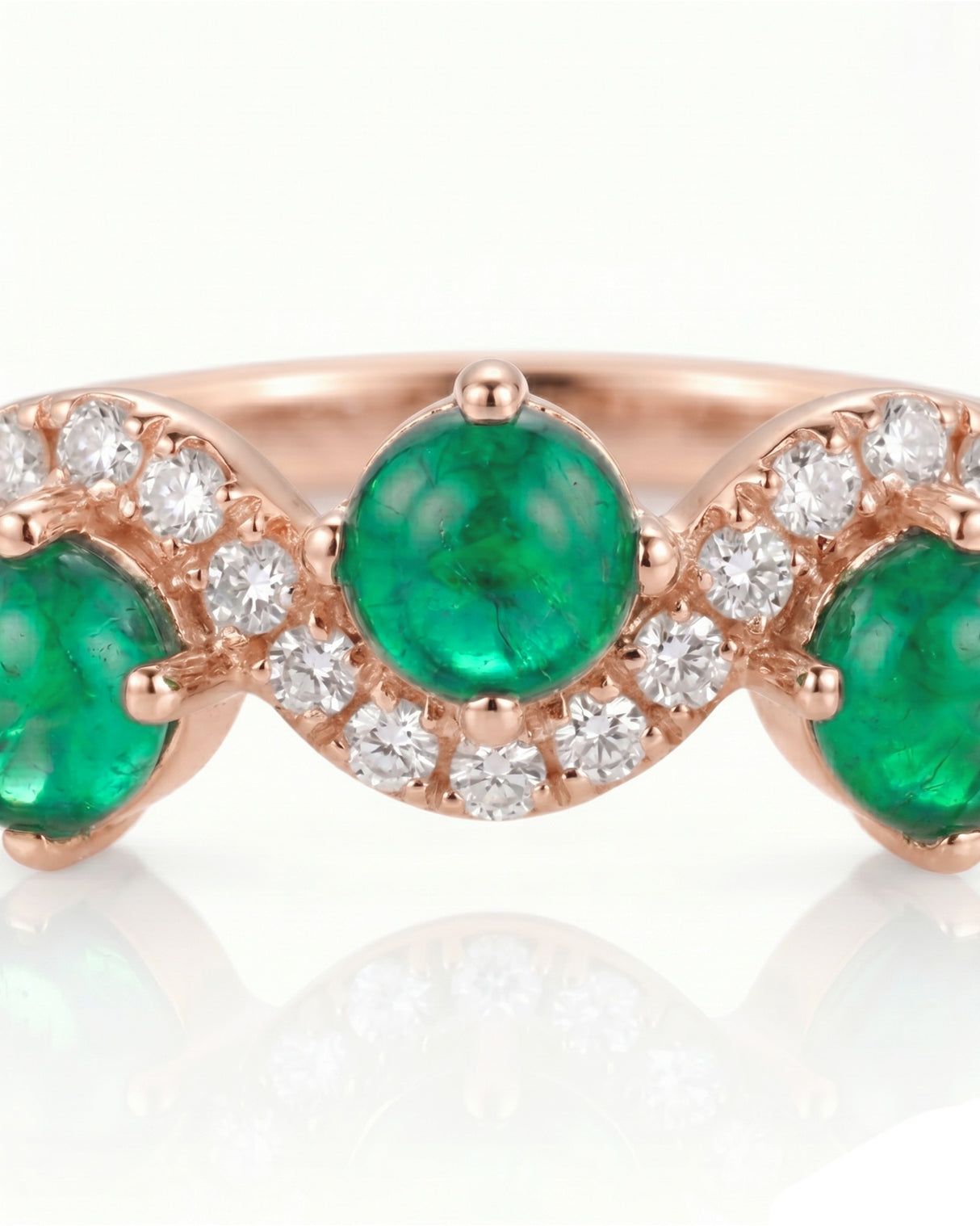 Cabochon emerald diamond ring with flowing design in 18K Rose Gold | SARATTI