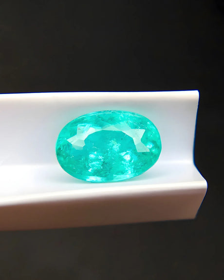 Certified Paraiba tourmaline gemstone 2.02 carat oval shape - SARATTI
