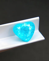 Certified Paraiba tourmaline gemstone 3.57 carat close-up - SARATTI