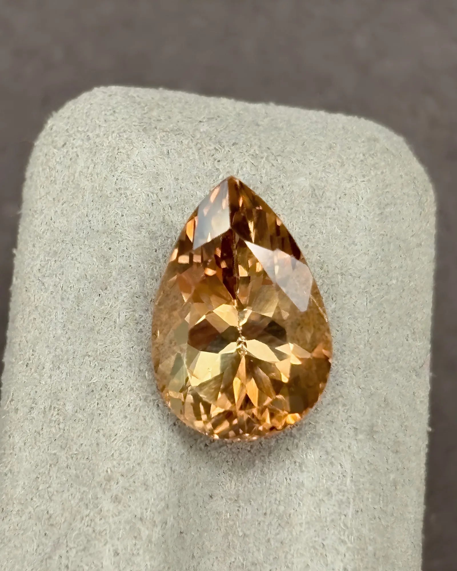 Champagne Natural Imperial Topaz loose gemstone close-up | SARATTI