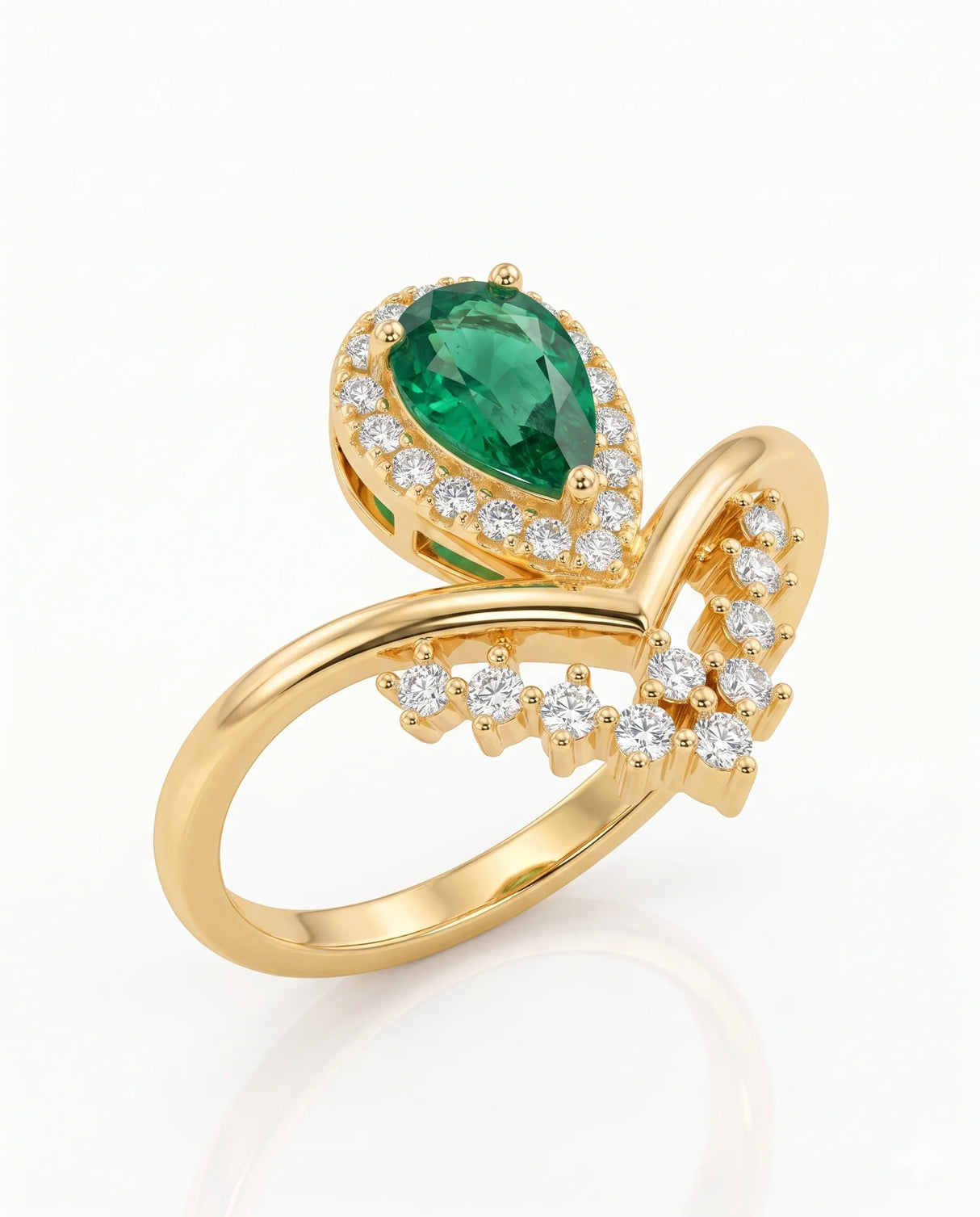 Chevron band emerald promise ring in 18K yellow gold | SARATTI
