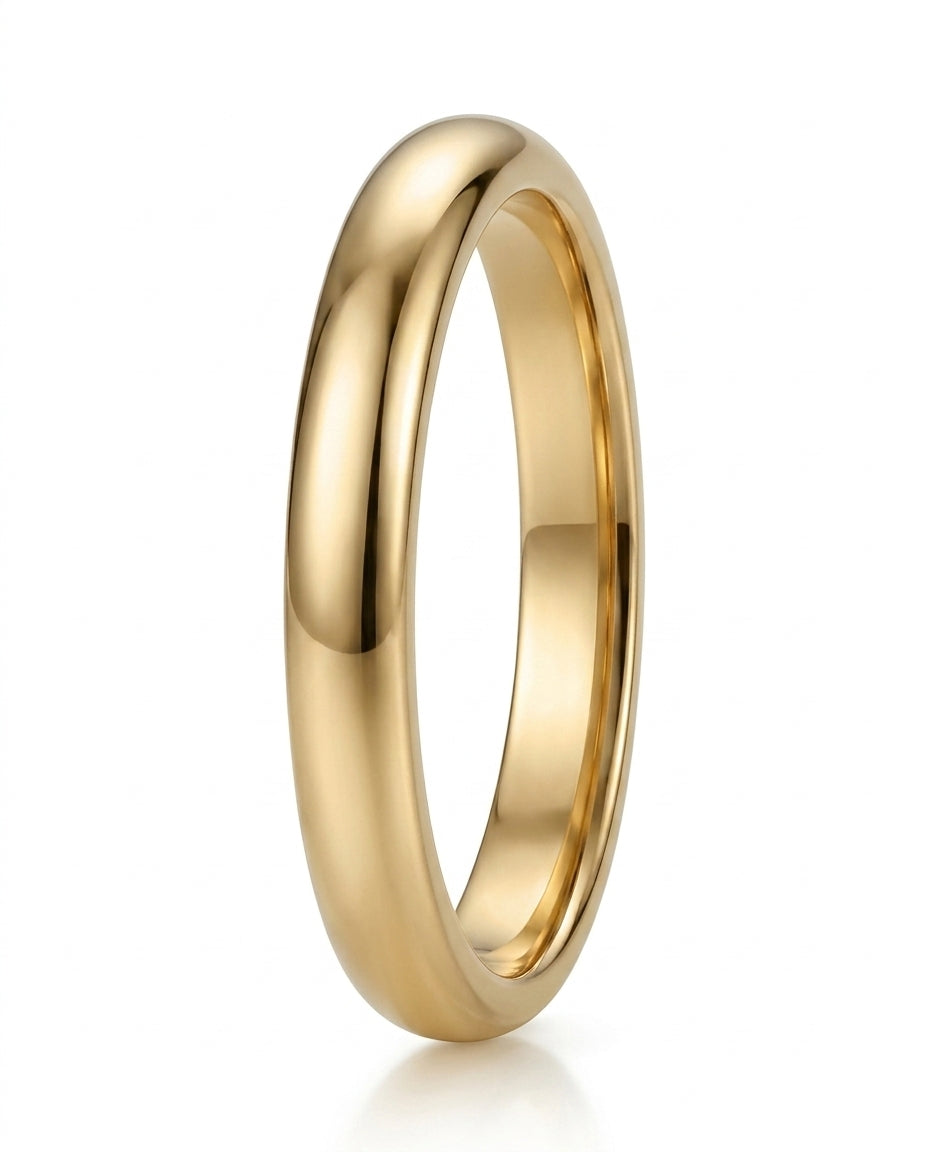 Classic domed wedding band in 18K Yellow Gold | SARATTI