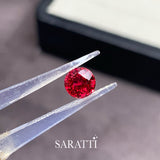  Close-up of 1.21 carat Natural ruby round brilliant cut | SARATTI 