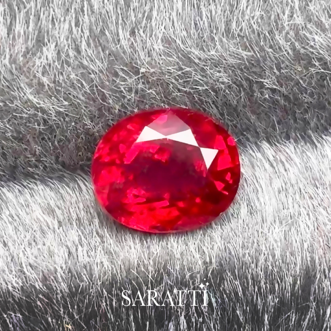 Close-up of 1.37 carat Natural ruby modified brilliant cut | SARATTI