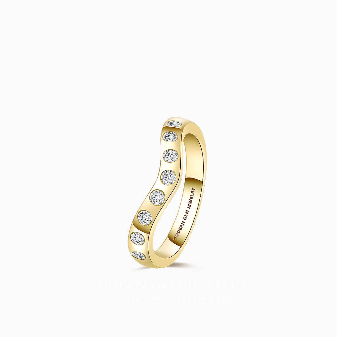 Yellow Gold Diamond Wedding Band for Men | Modern Gem Jewelry | Saratti 