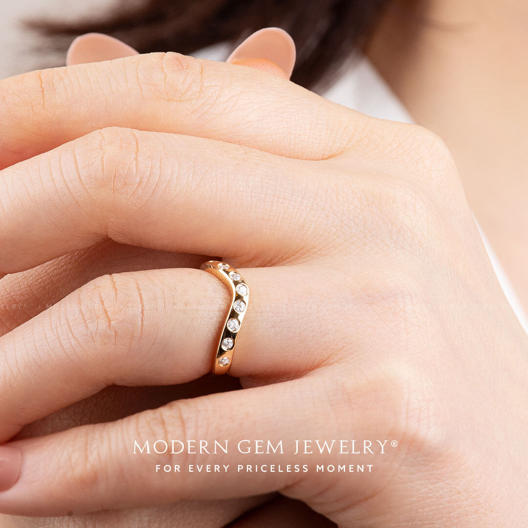 Classic Yellow Gold Wedding Ring on Woman's Finger| Modern Gem Jewelry | Saratti 