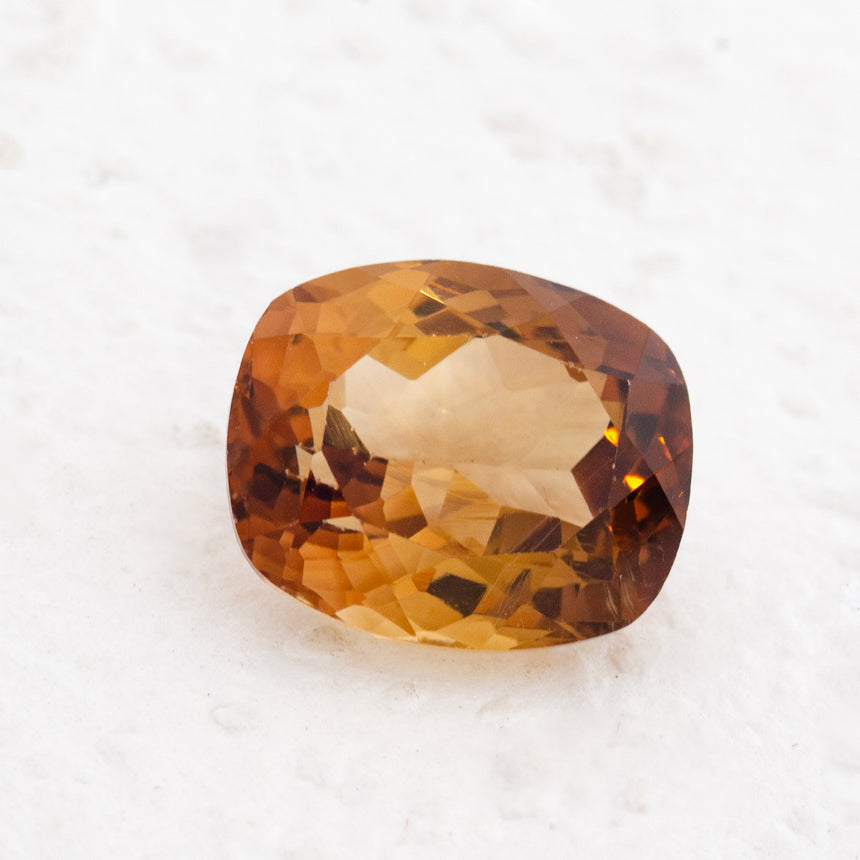 Cushion cut Imperial Topaz gemstone champagne hue 11.45ct | SARATTI