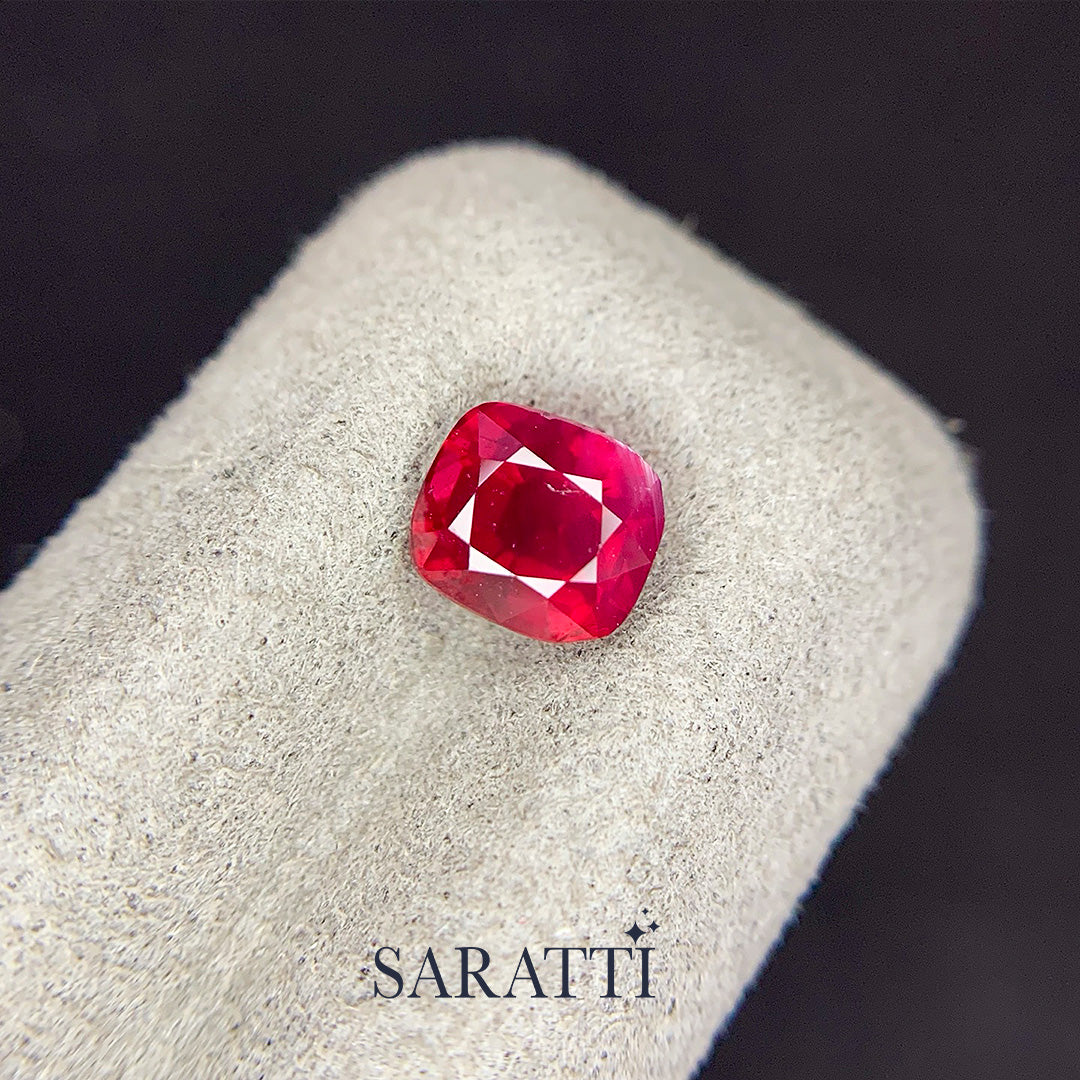 Cushion rectangular ruby 6.09 × 5.44 × 4.53 mm loose stone | SARATTI  
