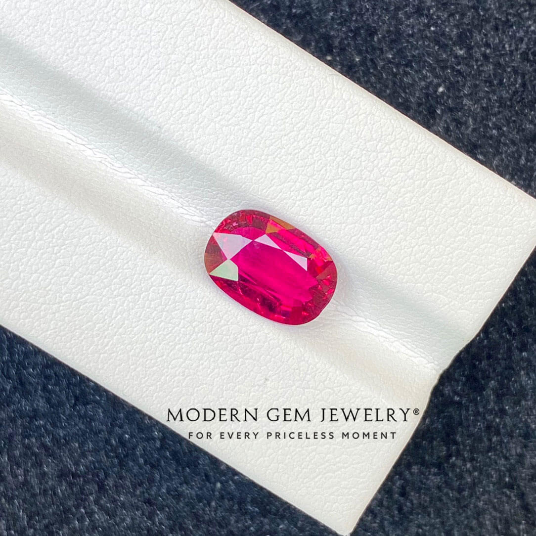 Vibrant Red Gemstone -Modern Gem Jewelry| Saratti