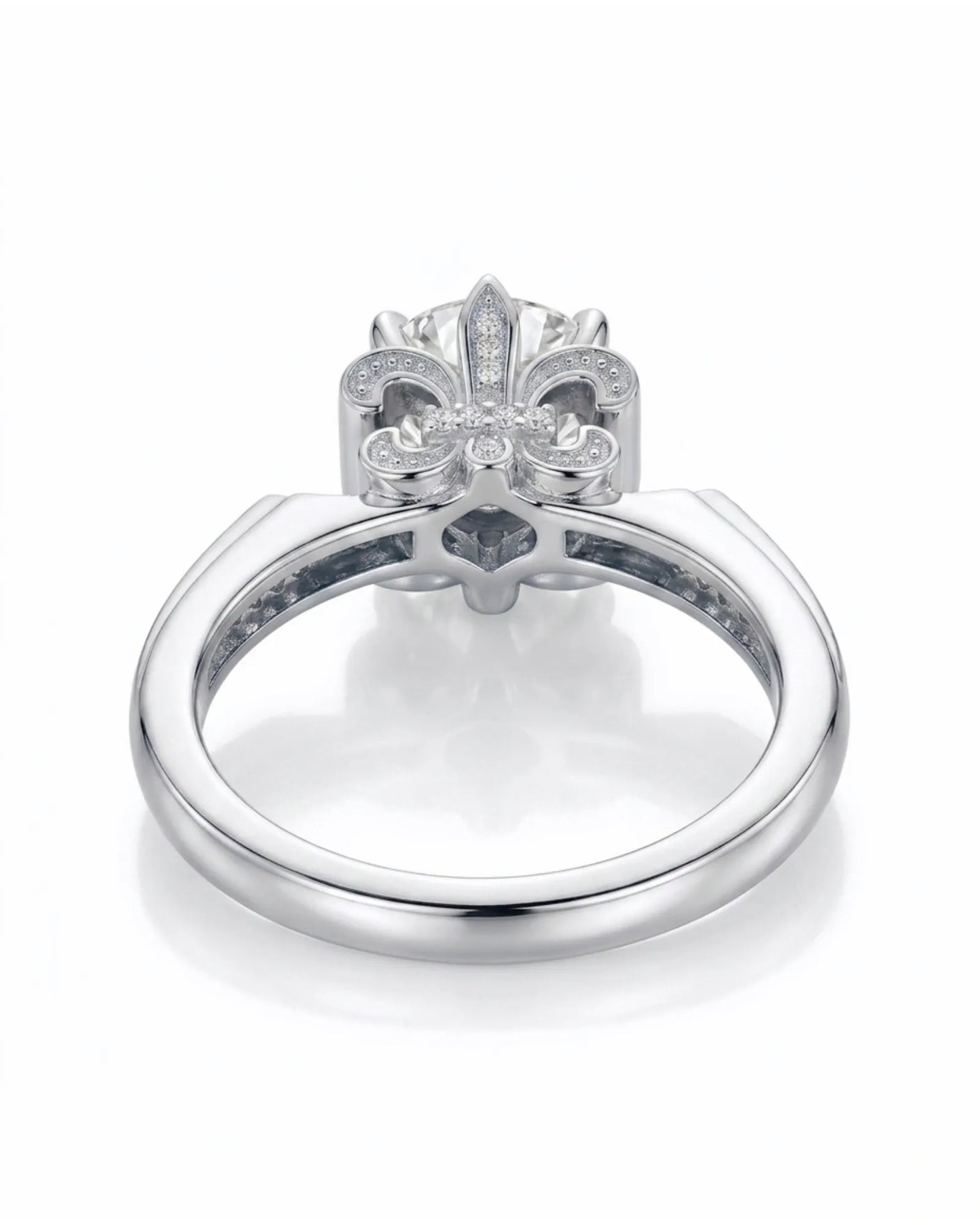 D colorless round moissanite ring with pavé shoulders and intricate fleur-de-lis details in platinum | SARATTI