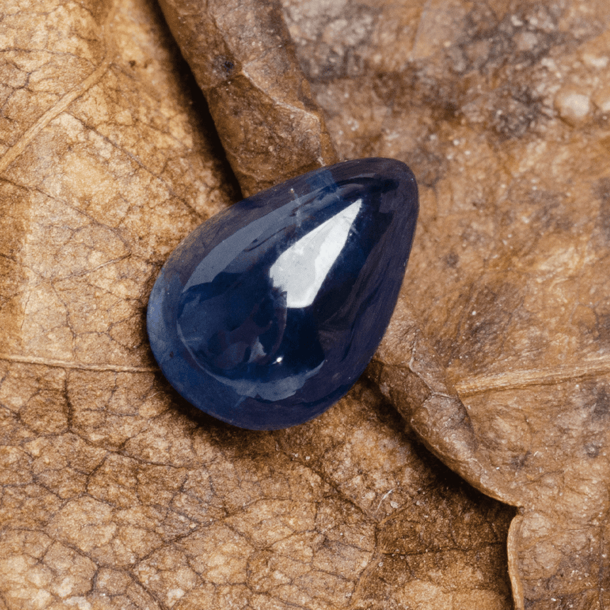 Deep blue cabochon sapphire pear cut gemstone – SARATTI certified