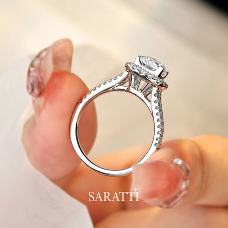 Round Diamond Halo Ring with Dazzling Halo in 18K White Gold | Saratti