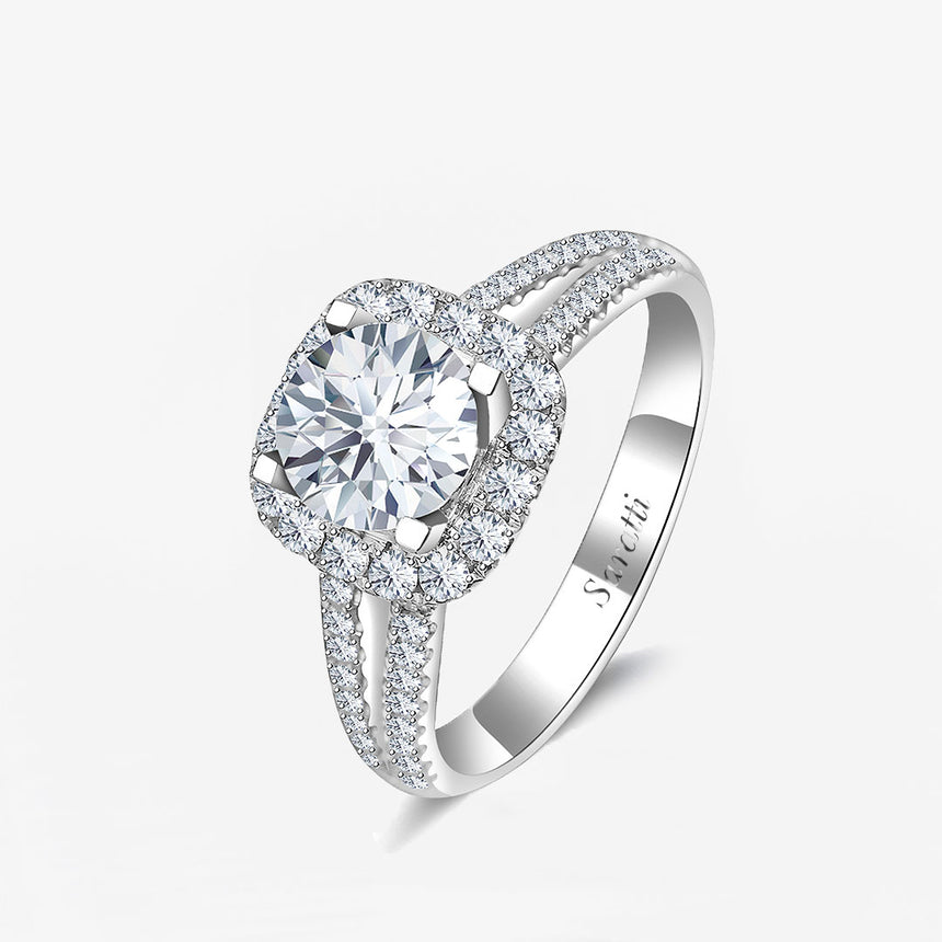 Split-shank band with pavé-set diamonds and double halo design | Saratti