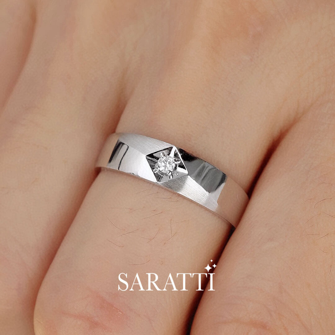 Solitaire Diamond View of Cometa Soul Diamond Ring for Men | Saratti 