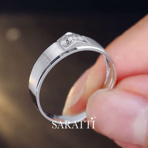 Model Holds the White Gold Mandorla Diamond Solitaire Ring for Men | Saratti 