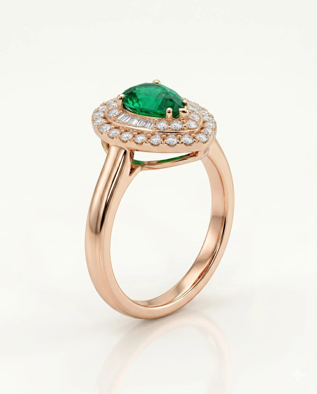 Double halo emerald diamond ring in 18K rose gold | SARATTI
