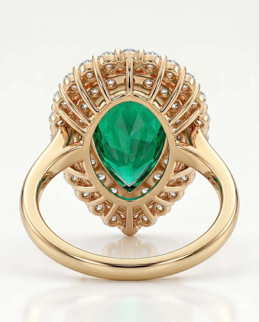 Double halo emerald diamond ring in 18K yellow gold | SARATTI
