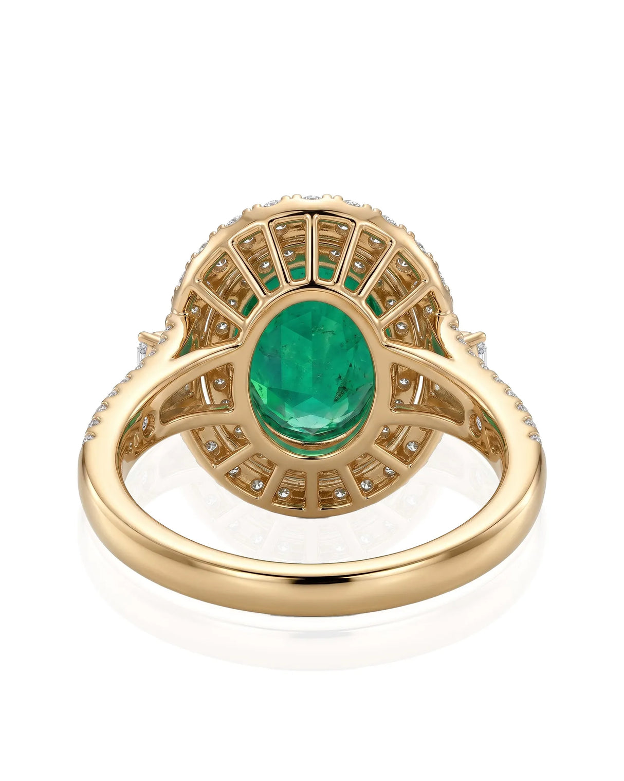 Elegant oval natural emerald ring with diamond shoulders in 18K yellow gold | SARATTI
