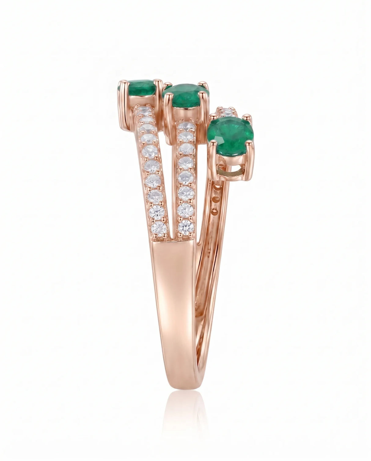Emerald Birthstone three stone diamond ring in 18K Rose Gold | SARATTI
