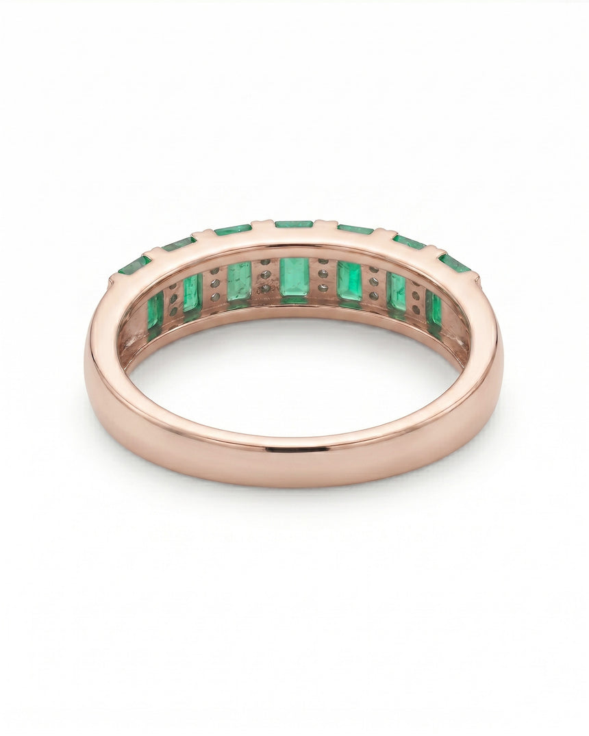 Emerald and diamond anniversary band in 18K Rose Gold | SARATTI