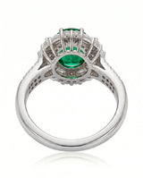 Emerald birthstone ring in platinum | SARATTI