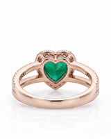 Emerald split band ring with diamonds in 18K rose gold | SARATTI
