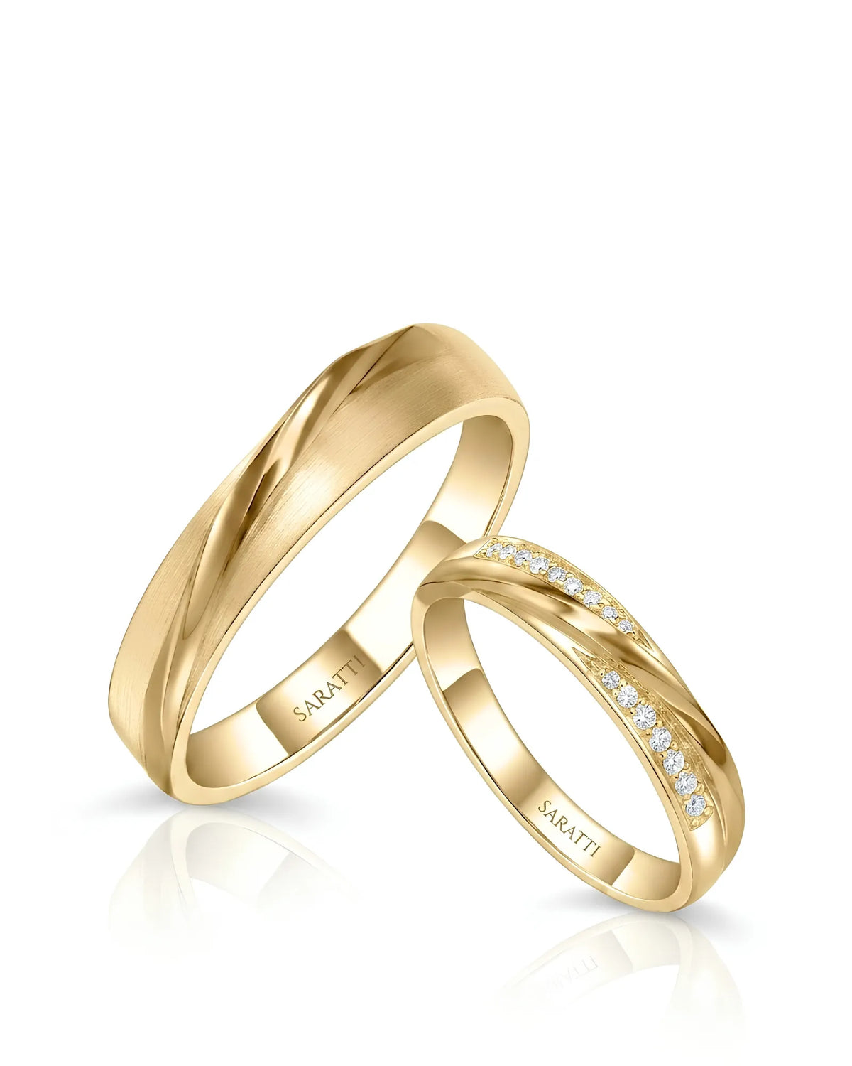 Eternal Harmony duo ring set with timeless polished design crafted in rich 18K yellow gold | SARATTI
